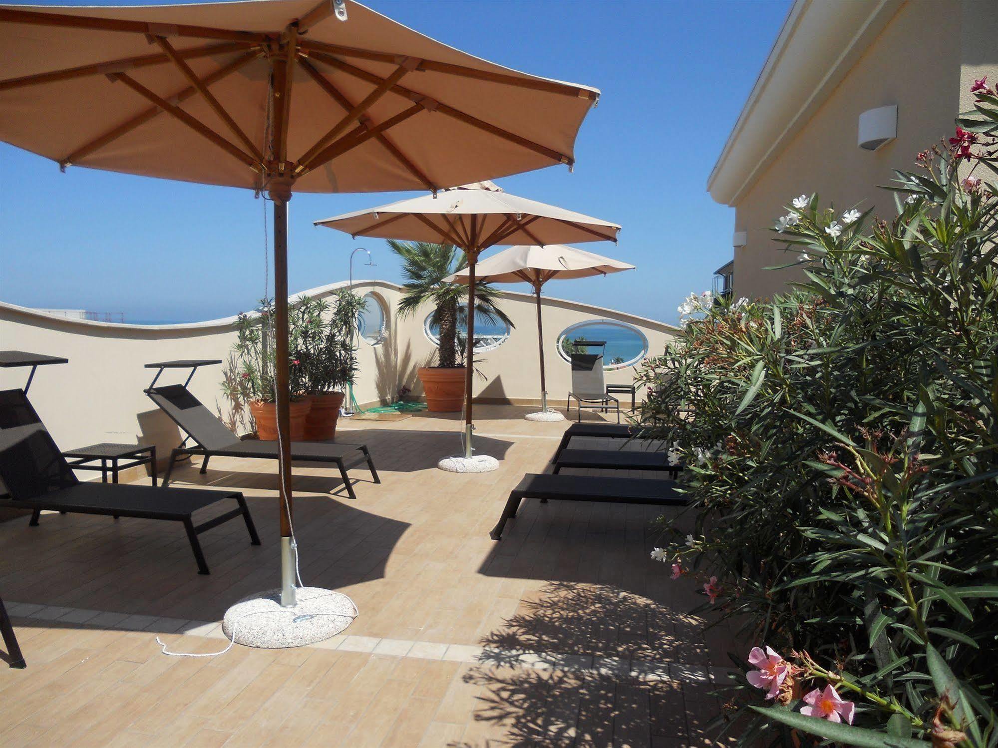 Relais Concorde Aparthotel Гротамаре Екстериор снимка